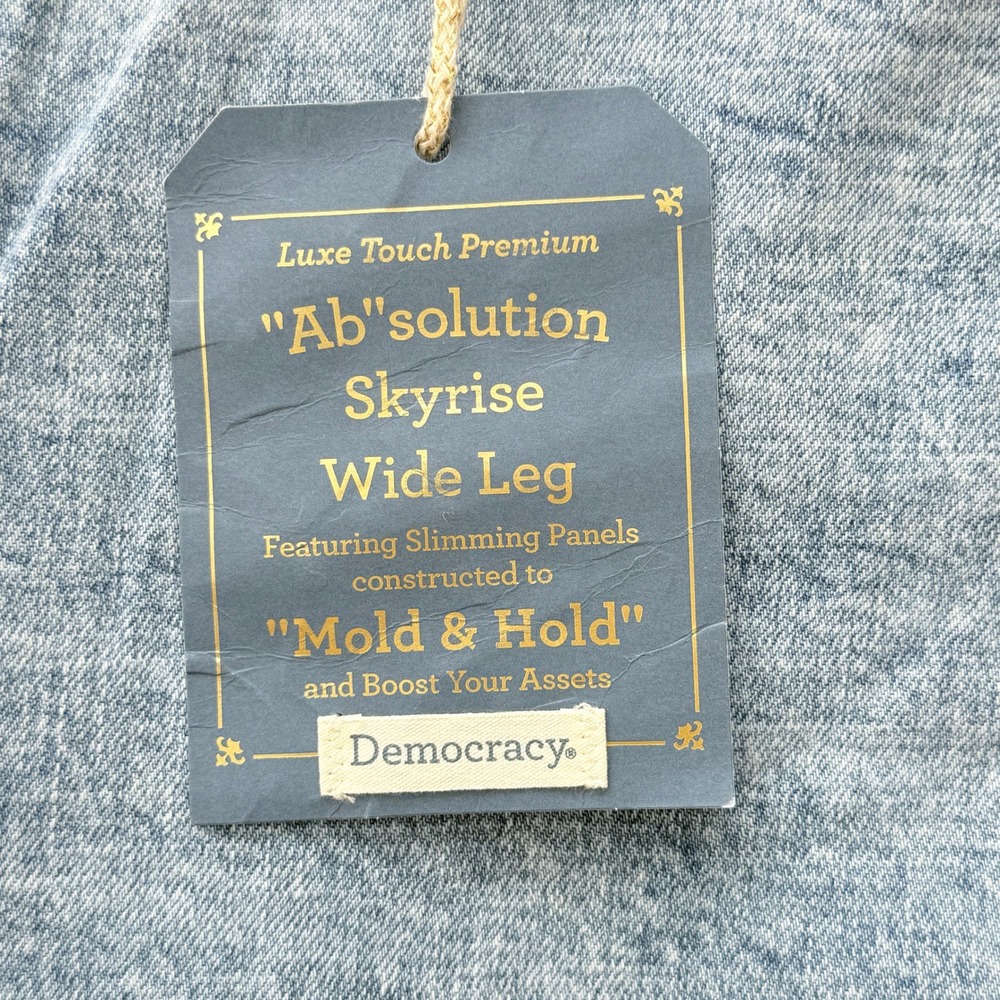 Democracy Light Wash Wide Leg Jeans - Picture 9 of 9